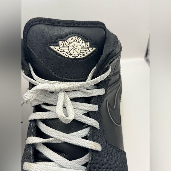 Nike Air Jordan 1 Retro 86 Pure Platinum Boys Size 7YW Black Rare - Picture 3 of 11